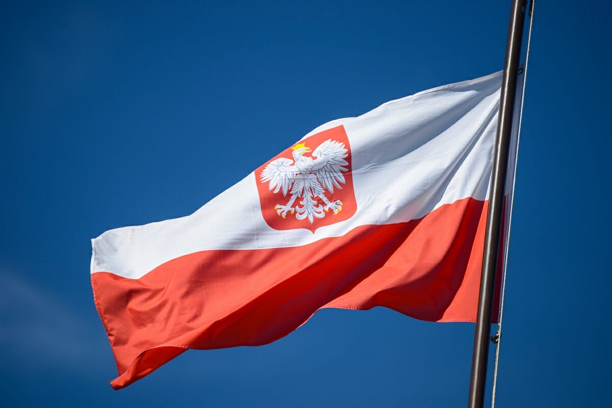 Luxembourg CVC ponders listing Polish convenience store chain, Zabka