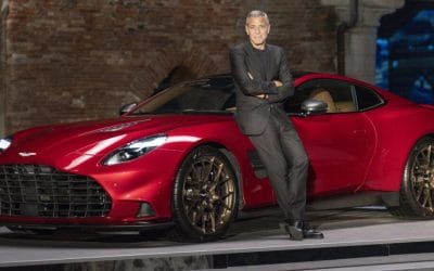 Aston Martin Vanquish: британская икона сияет в итальянской Венеции